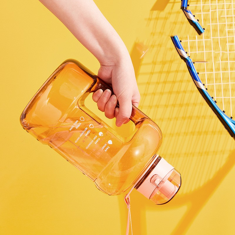 1.5L Reusable Plastic Water Bottle With Leak Resistant Lid