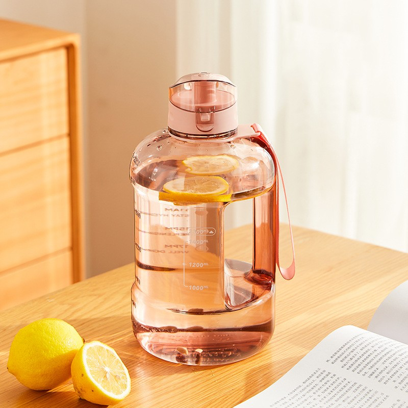 1.5L Reusable Plastic Water Bottle With Leak Resistant Lid